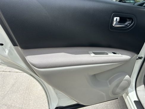 Used 2009 Nissan Rogue SL w/ Premium Pkg FWD image 30