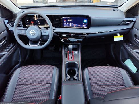New 2026 Nissan Kicks SR w/ SR Premium Package FWD image 11