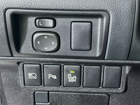 Used 2018 Lexus ES 300h w/ Navigation Package FWD image 17
