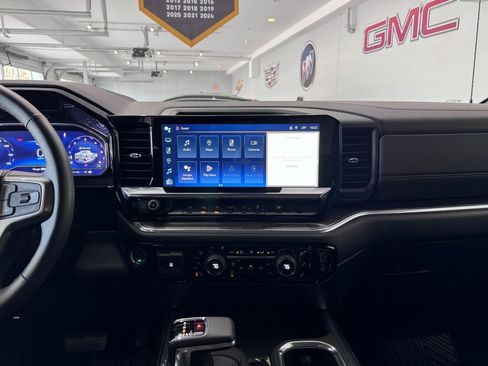 Certified 2024 Chevrolet Silverado 1500 LTZ image 18