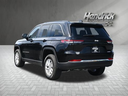 Used 2025 Jeep Grand Cherokee Laredo X w/ Luxury Tech Group I RWD image 8
