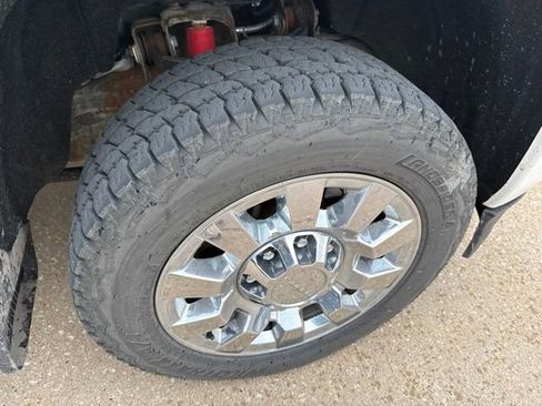 Used 2018 GMC Sierra 2500 Denali w/ Duramax Plus Package AWD/4WD image 24