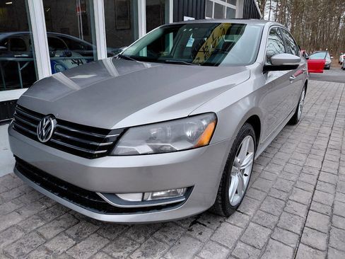 Used 2014 Volkswagen Passat TDI SEL Premium image 3