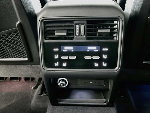 Certified 2025 Porsche Cayenne Coupe AWD/4WD image 26