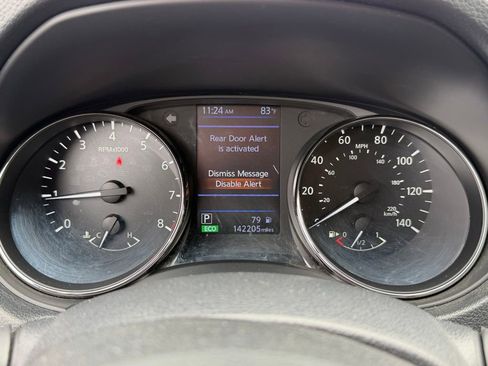 Used 2019 Nissan Rogue SV FWD image 16
