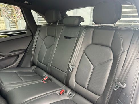 Used 2023 Porsche Macan S AWD/4WD image 31