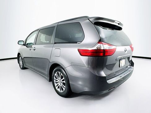 Used 2020 Toyota Sienna XLE Premium image 6