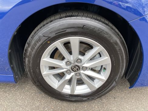 Used 2025 Toyota Camry LE image 17