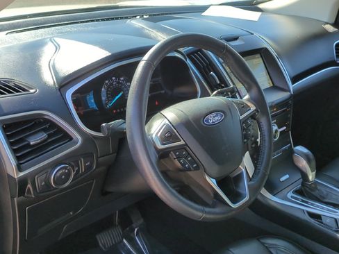 Used 2018 Ford Edge Titanium w/ Technology Package AWD/4WD image 13