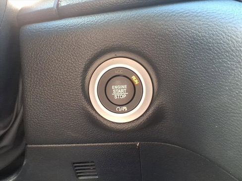 New 2026 Chrysler Pacifica Select image 12