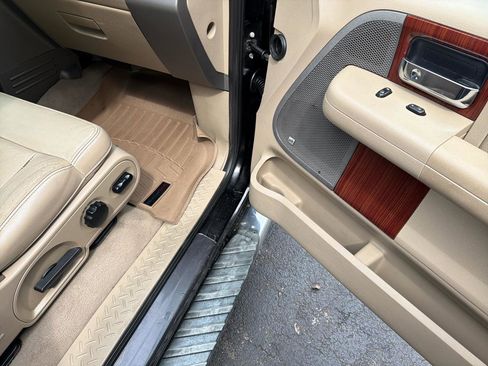 Used 2006 Ford F150 Lariat image 23