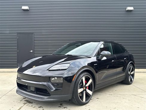 Used 2025 Porsche Macan 4S Electric image 1