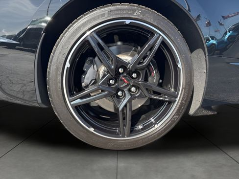 Used 2022 Chevrolet Corvette Stingray Premium Cpe w/ Z51 Performance Package RWD image 11