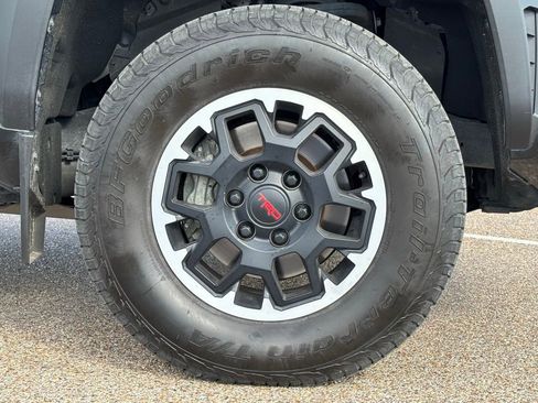 Used 2024 Toyota Tacoma TRD Off-Road w/ TRD Off Road Premium Package image 7