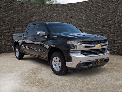 Used 2020 Chevrolet Silverado 1500 LT w/ Remote Start Package AWD/4WD image 2