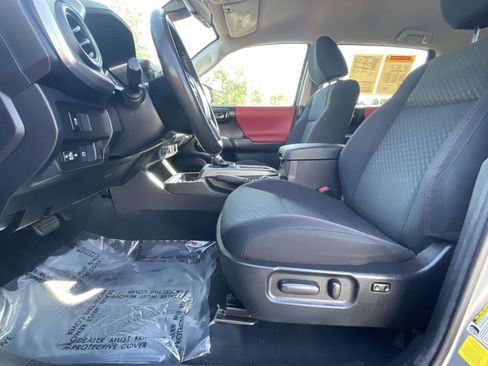 Used 2023 Toyota Tacoma SR5 RWD image 17