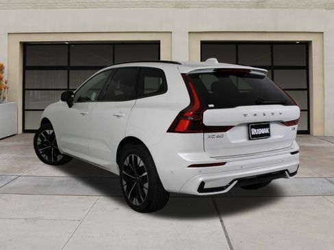 Used 2026 Volvo XC60 B5 Plus w/ Protection Package Premier image 2