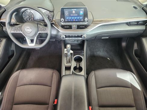 Used 2024 Nissan Altima 2.5 SV FWD image 28