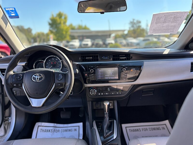 Used 2016 Toyota Corolla LE FWD image 11