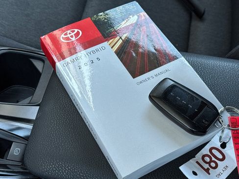 Used 2025 Toyota Camry LE FWD image 4
