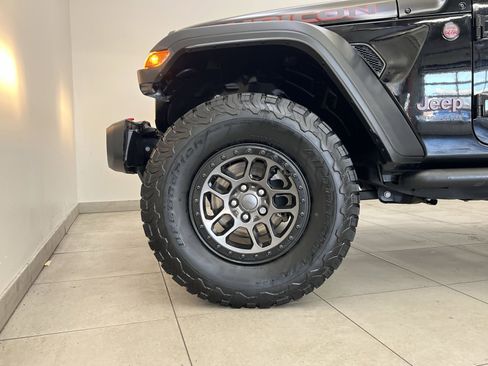 Used 2022 Jeep Wrangler Unlimited Rubicon w/ Xtreme Recon 35" Tire Package image 10