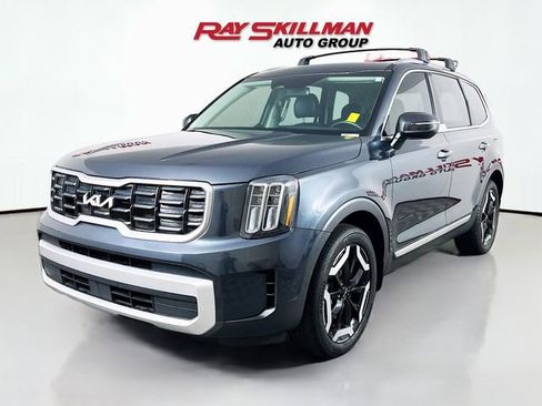 Used 2024 Kia Telluride S w/ S Sunroof Package FWD image 3