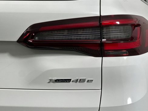 Used 2023 BMW X5 xDrive45e w/ Executive Package image 33
