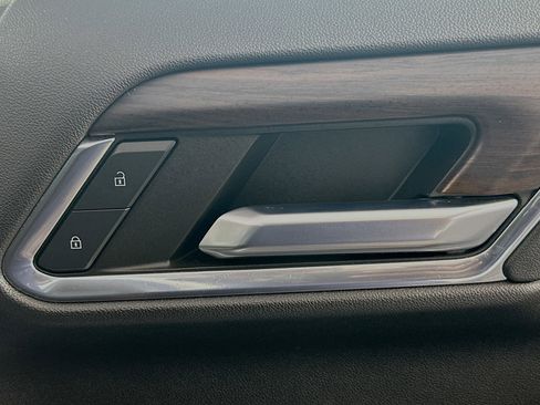 Used 2023 GMC Sierra 1500 SLT w/ SLT Premium Plus Package image 29