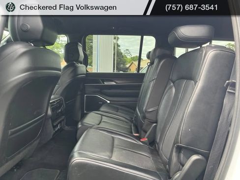 Used 2024 Jeep Wagoneer Series II w/ Flexible Seating Group AWD/4WD image 26