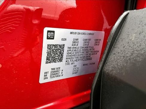 Used 2026 Chevrolet Trax LT w/ LT Convenience Package FWD image 16