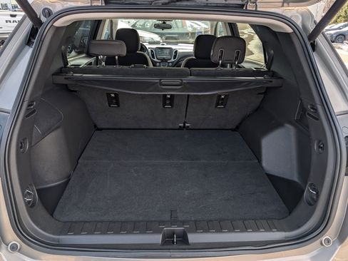 Used 2018 Chevrolet Equinox LT image 18