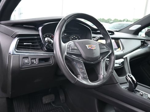 Used 2023 Cadillac XT5 Premium Luxury AWD/4WD image 13