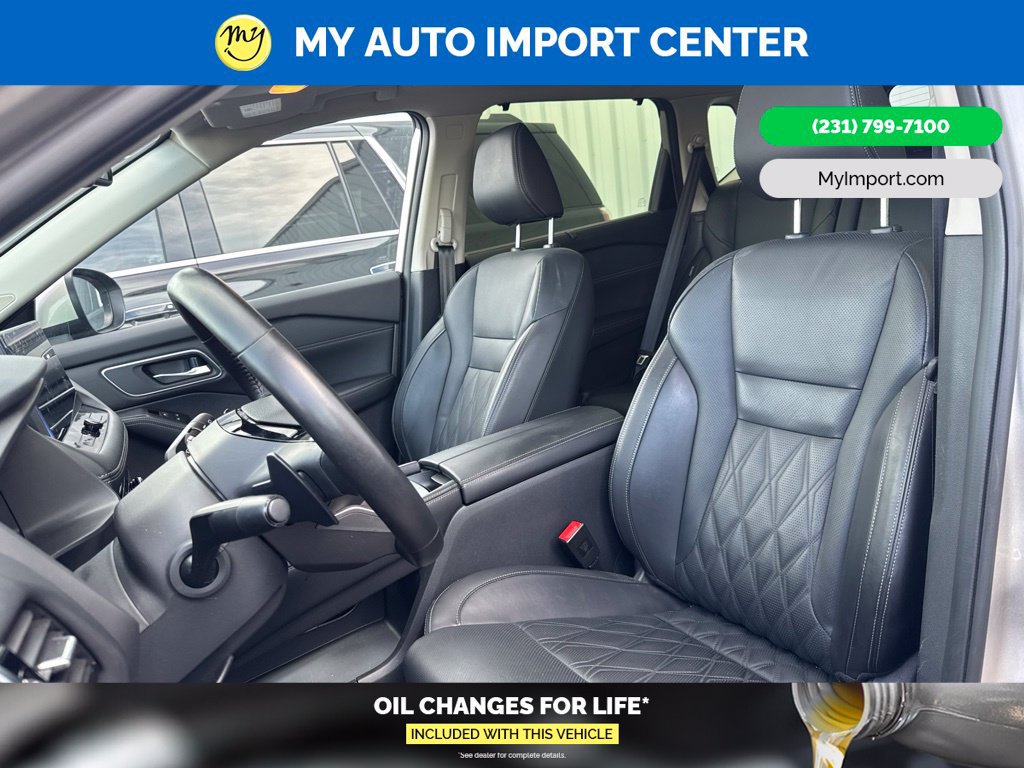 Used 2025 Nissan Rogue Platinum w/ Platinum Premium Package FWD image 14