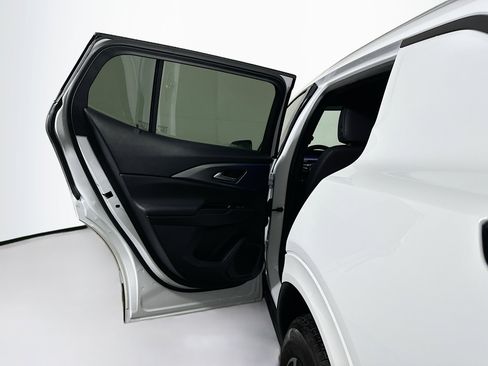 Used 2024 Chevrolet Equinox EV LT image 26