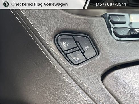 Used 2015 GMC Yukon Denali w/ Premium Package AWD/4WD image 41