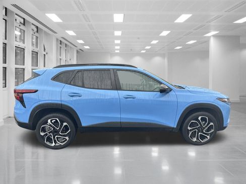 Certified 2024 Chevrolet Trax RS w/ Driver Confidence Package image 4