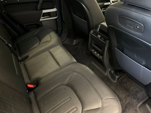 Used 2022 Land Rover Defender 110 S image 30