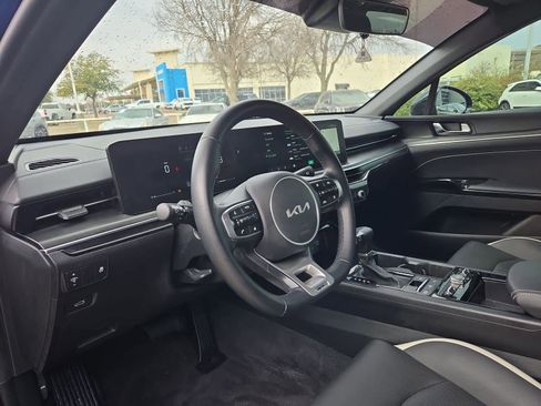 Certified 2025 Kia K5 GT-Line image 2