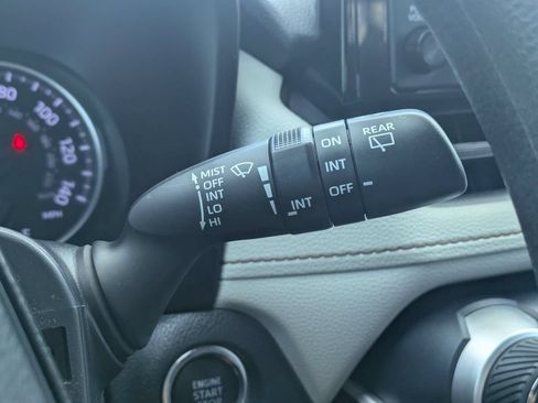 Used 2020 Toyota RAV4 XLE AWD/4WD image 27