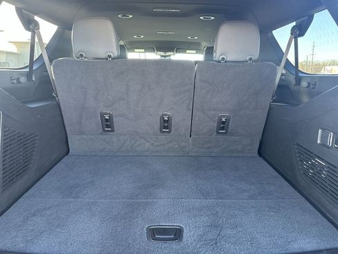 Used 2024 GMC Yukon XL Denali image 24