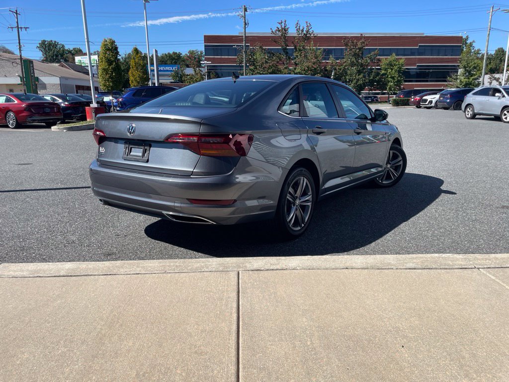 Used 2019 Volkswagen Jetta R-Line w/ R-Line Cold Weather Package FWD image 2