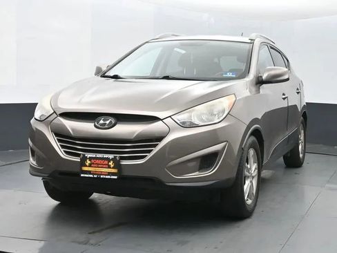 Used 2011 Hyundai Tucson GLS image 1