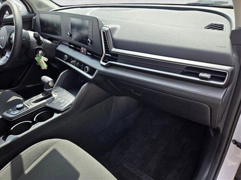 Used 2025 Kia Sportage LX image 20