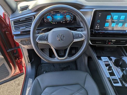 Used 2025 Volkswagen Atlas Cross Sport SE w/ Panoramic Sunroof Package AWD/4WD image 15