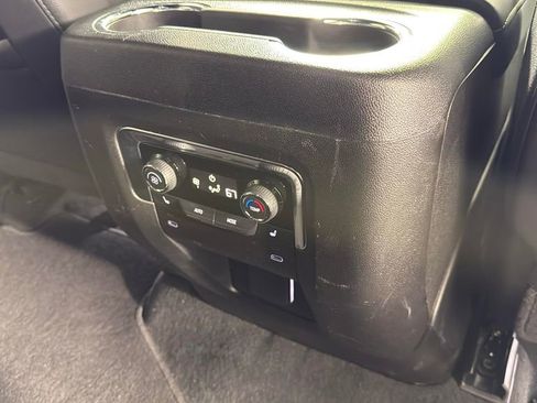 Certified 2025 Chevrolet Suburban Premier image 33