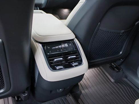 New 2026 Volvo XC90 B5 Plus w/ Protection Package Premier image 12