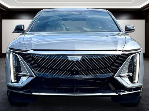 Certified 2025 Cadillac Lyriq Luxury w/ LPO, Floor Liner Package AWD/4WD image 2