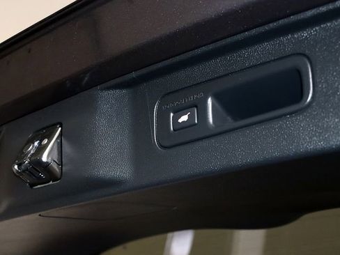 Used 2023 Honda Pilot Elite image 32