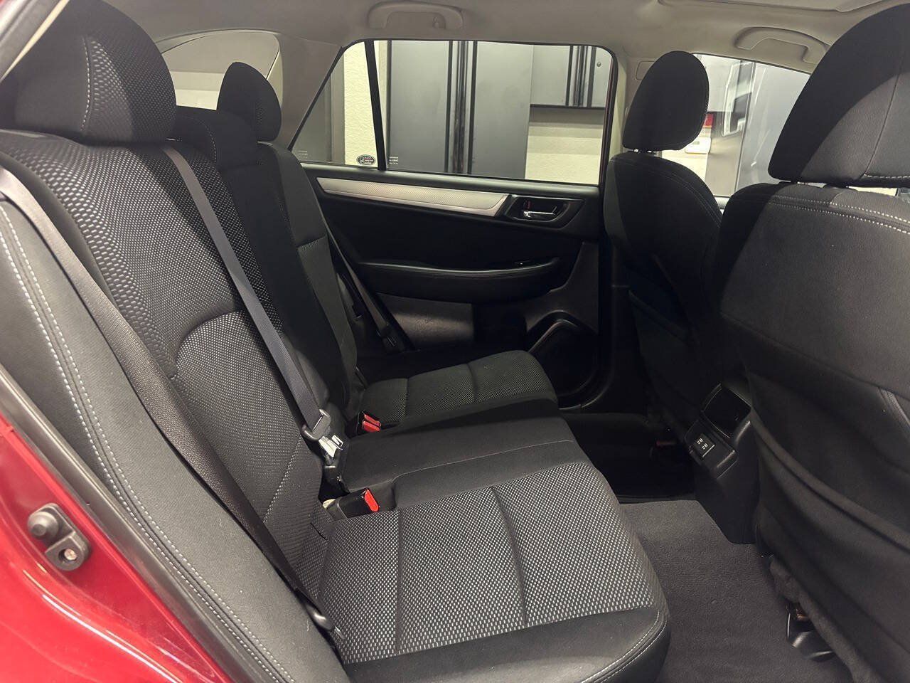 Used 2019 Subaru Outback 2.5i Premium w/ Popular Package #2 AWD/4WD image 21
