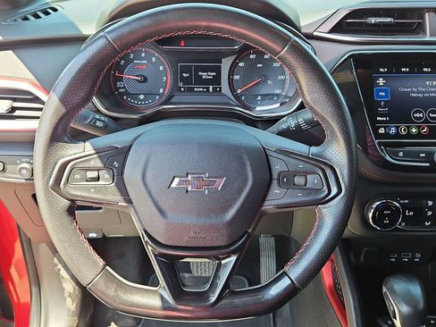 Used 2021 Chevrolet TrailBlazer RS w/ Convenience Package FWD image 19